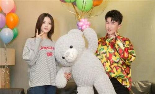 为了吃瓜我进娱乐圈红了,我的娱乐圈逆袭之旅